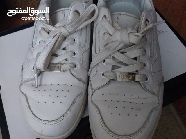 White Comfort Shoes in Alexandria