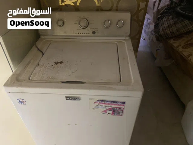 غسالة مستخدمه  بدون شطاف 20 كيلو حالة جيدة سبب البيع مادخلت مع باب البيت عريضة 200 وقابل للتفاوض