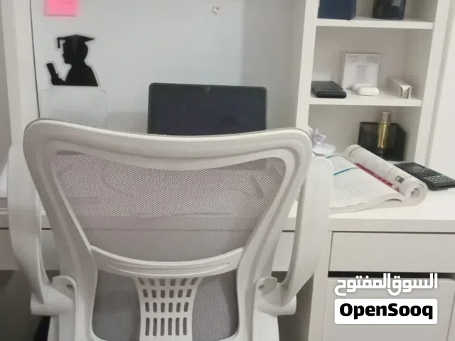 مكتب لللبيع