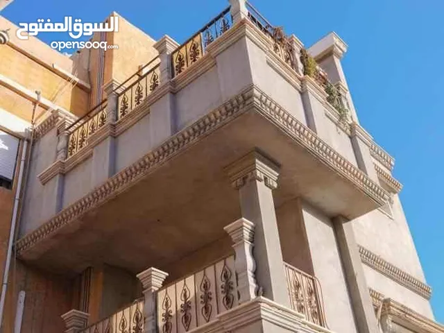 فيلا في الشارع الغربي ثلاث واجهات
