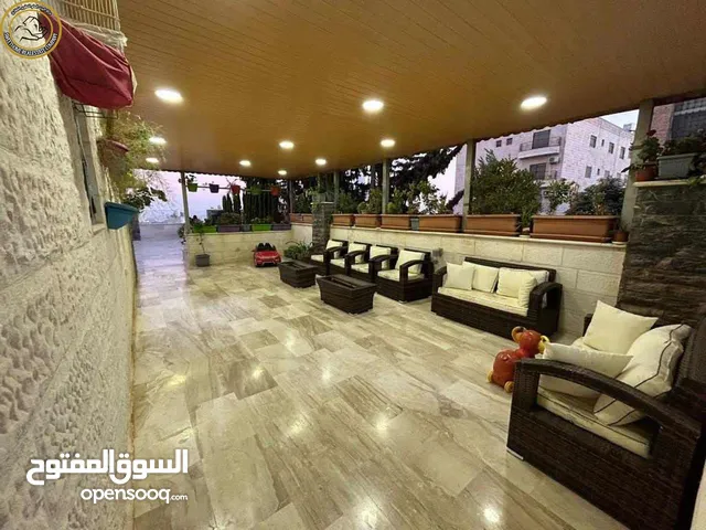 شقة فاخرة للبيع في تلاع العلي 220م مع حديقة وترسات 200م تشطيب سوبر ديلوكس