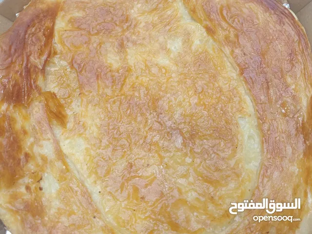 معلم مشلتت وبيتزا يبحث عن عمل