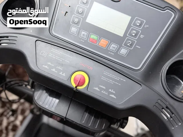 جهاز كارديو ( ركض ) كهربائي مستعمل شبه جديد بحالة ادوكالة يتحمل وزن 150 كيلو مع حزام تديلك