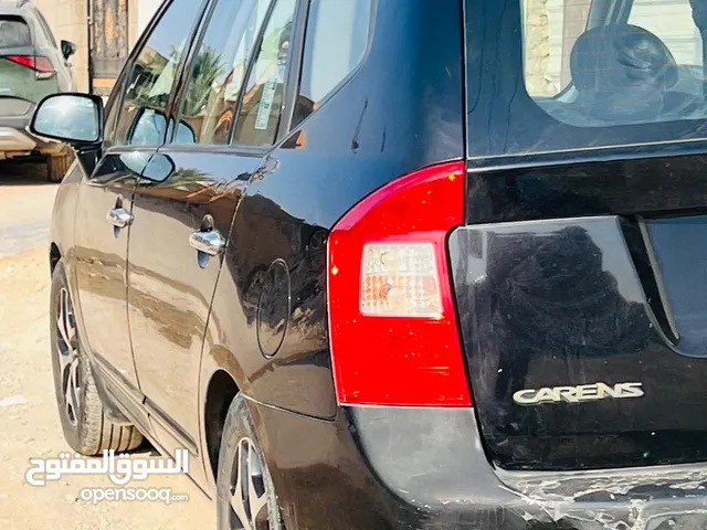 كيا كارينز 2008