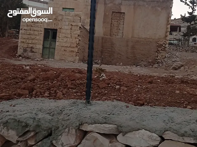 للبيع ارض 800 متر في الشواورة مع منزل صغير