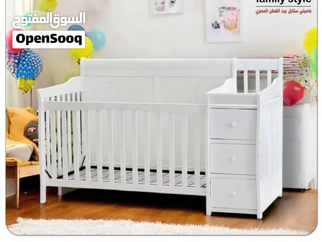 وفرّي الراحة والأمان لبيبيك مع سرير البيبي الخشبي الفاخر D08