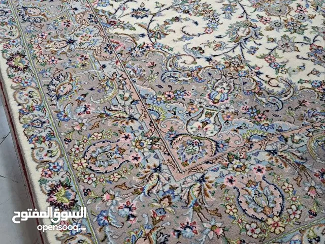 High-quality hand-woven Iranian carpets (Isfahan-Kashan design)