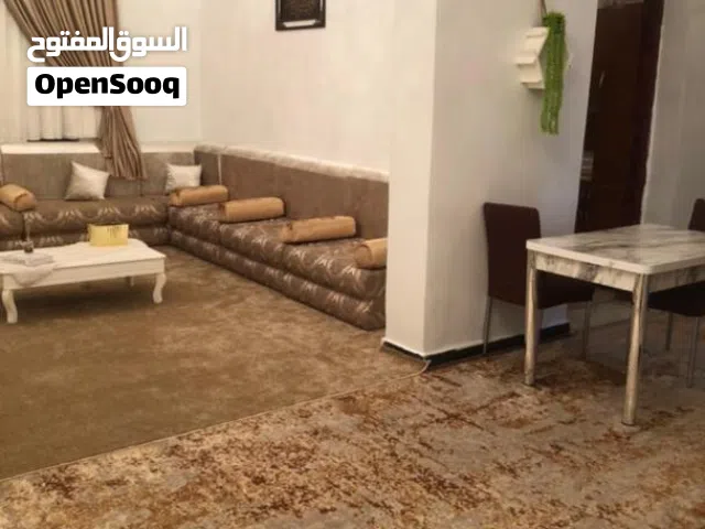 شقة للبيع وسط بن عاشور عالرئيسي