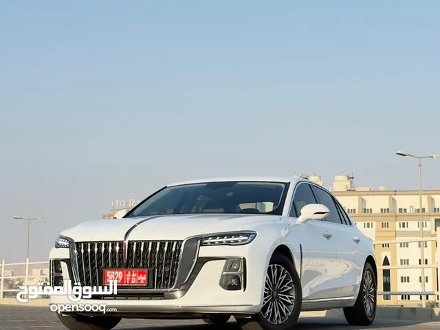 Sedan Hongqi in Muscat