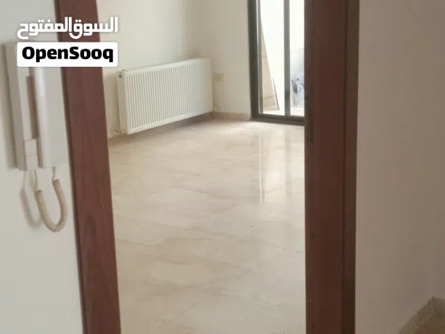 شقة كبيره ارضي للبيع خلدا