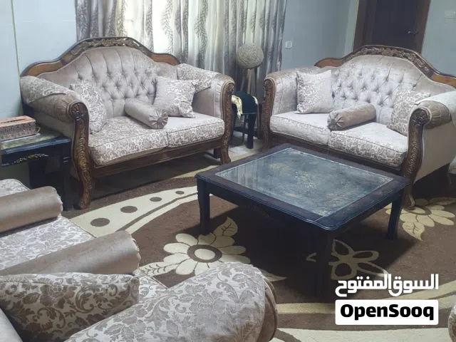بسعر 250 كنب 10 مقاعد حالة ممتازه للبيع