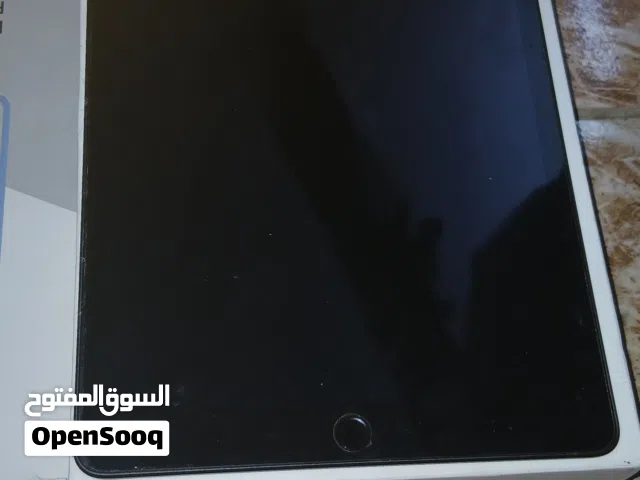 ايباد 9 مع كرتون ومع قلم ومع كفر مثل جديدة بيه مجال عل سعر نسبة بطاريو 91