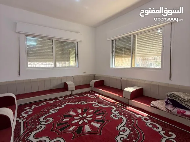 200 m2 3 Bedrooms Apartments for Rent in Irbid Al Hay Al Janooby