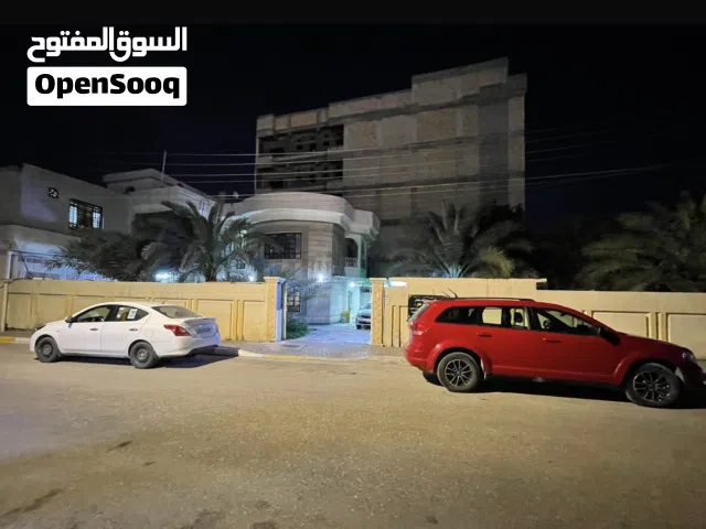 618 m2 4 Bedrooms Townhouse for Sale in Basra Al-Rafedain
