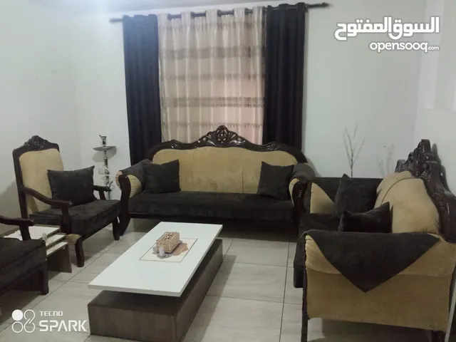 طقم كنب مكون من 7 مقاعد
