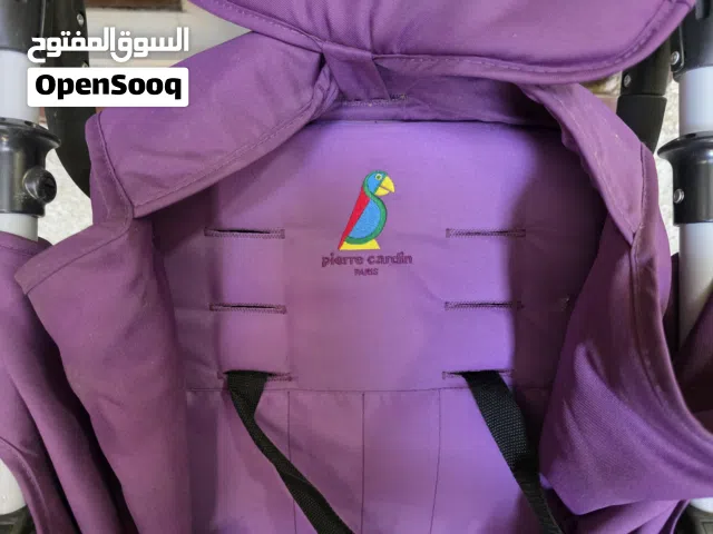 عربة أطفال ماركة بيري كاردن مستعملة نظيفة جدا