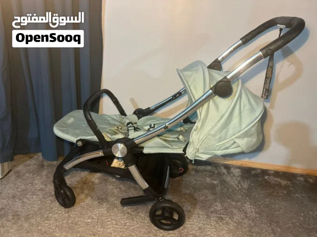عربة اطفال ماركة ماما مرنة وتنطبق بسهولة مسموح دخولها في الطائرة mamasandpapas