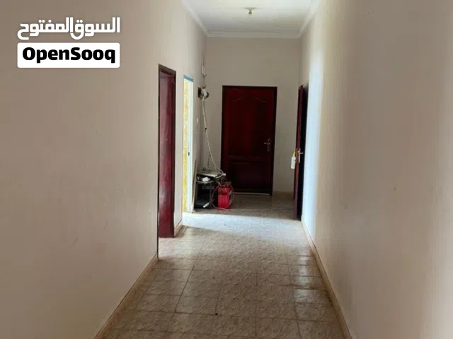 للايجار شقه في إنما القديم نظام A موقع حلو و جميع الخدمات موجوده