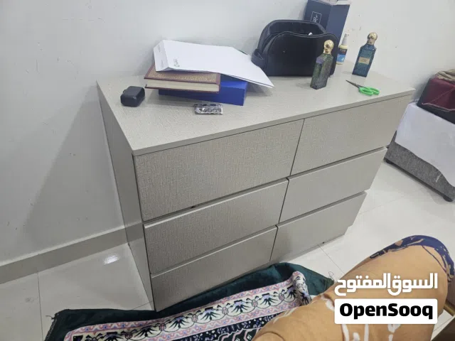 أسرة مفرد ومزدوج وخزانة