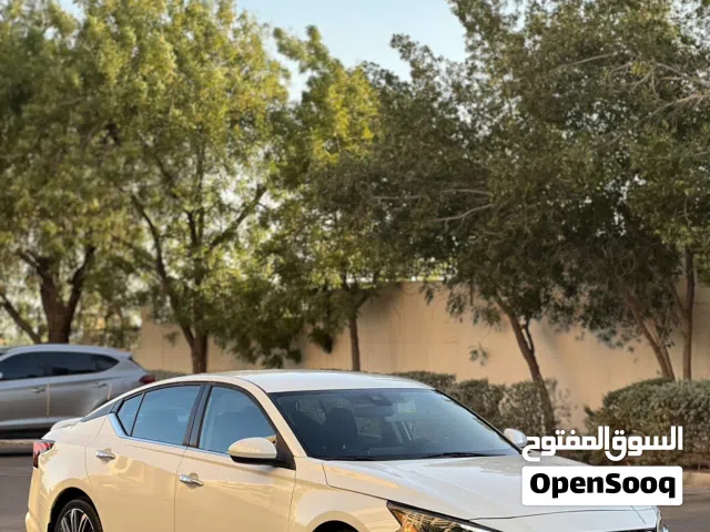 Used Nissan Altima in Al Batinah