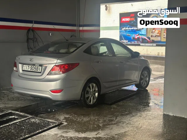 2013 Hyundai Accent Standard