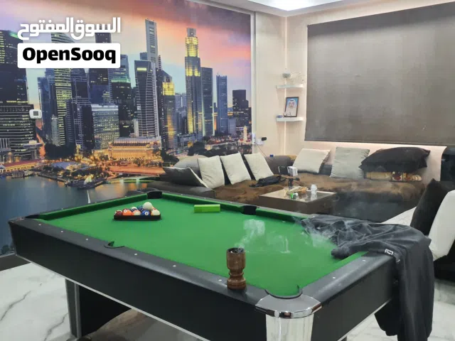طاولة بريالدو نظيفه