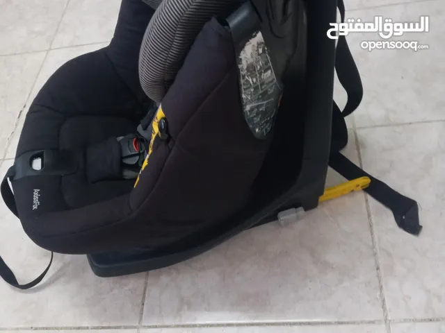 مقعد اطفال للسيارة ماركة بيبي كونفورت للبيع