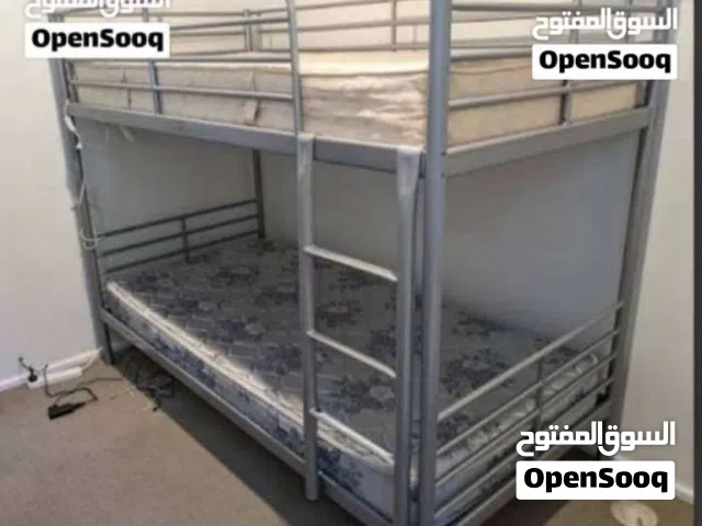 سرير ايكيا طابقين نظيف جدا استخدام خفيف