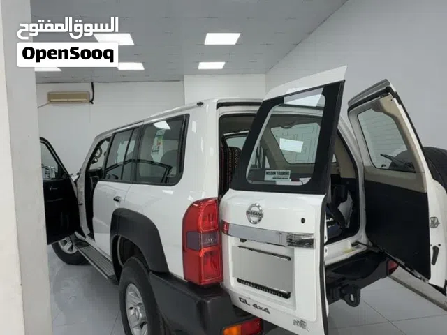 Nissan vtc gl 2018 قير عادي