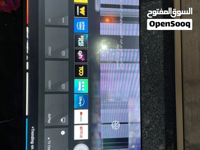 شاشة توشيبا للبيع شاشة جديده مليهاش سبوعين عندي حصلت ضربه من فوق ومش مأتره علي شي تخدم شاشة سمارة