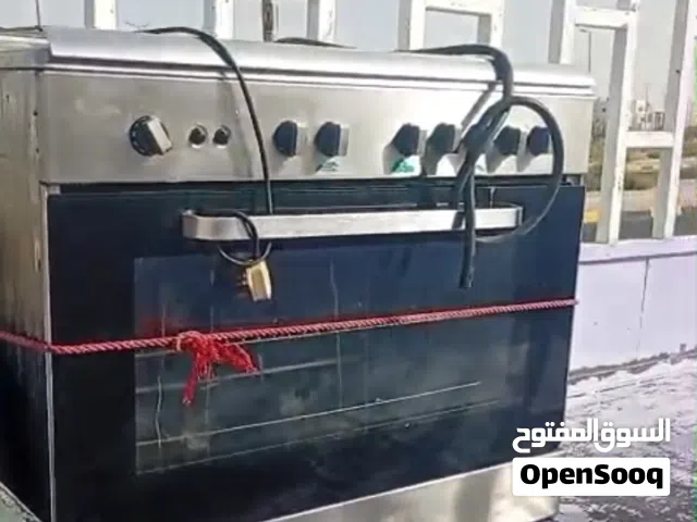 طباخ ايطالي.