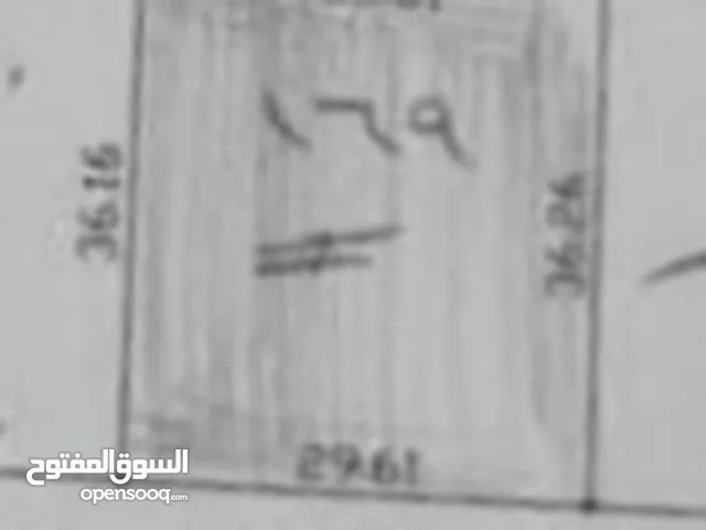 قطعة أرض مساحة (دونم و73 م) للبيع في منطقة الحوية بالقرب من مدرسة فرسان الكرك