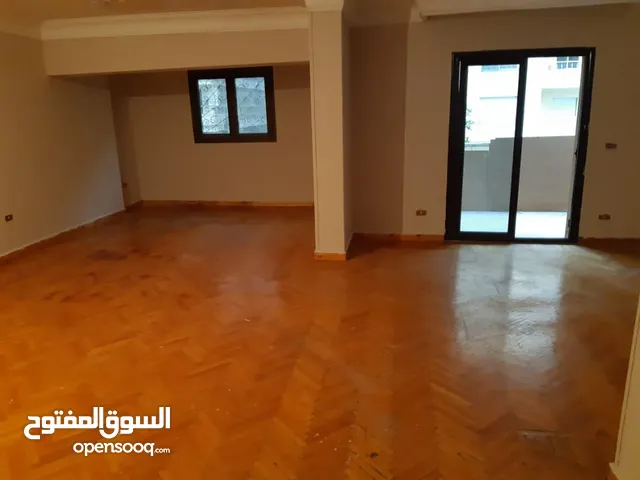 شقة للبيع 200 متر تقاطع مكرم عبيد مع مصطفى النحاس