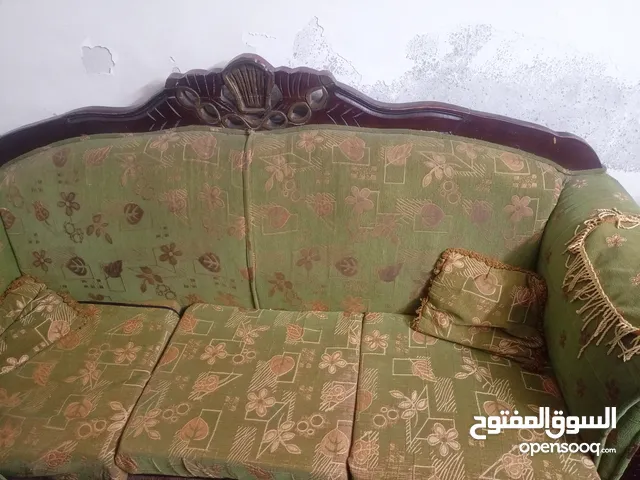 طقم كنب للبيع بحالة جيدة
