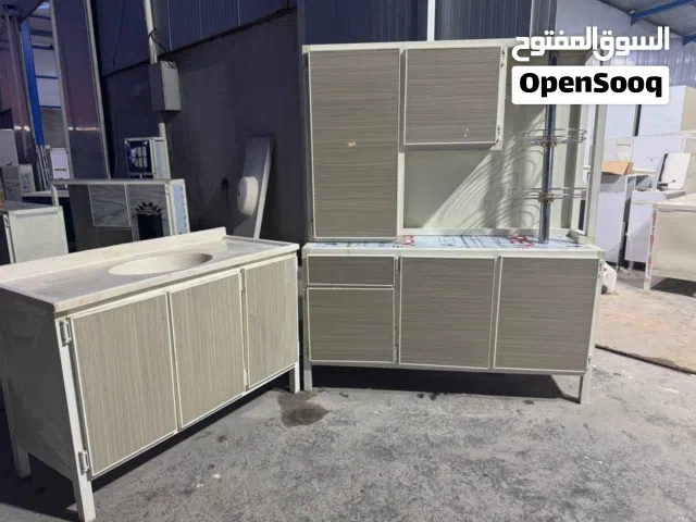 معمل ومعرض النعيمي للكاونترات الالمنيوم: كاونتر متر ونص ارضي وملحق سله مع سنك متر و20 مرمر السعر