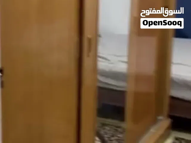 دولاب جرار كبير للبيع بحالة جيده ب 25 دينار