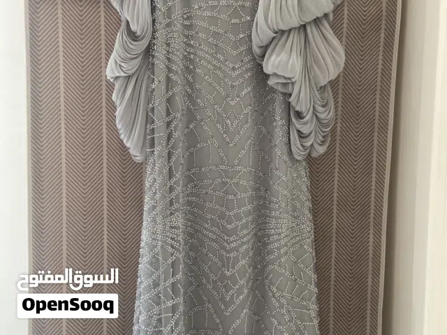 فستان رمادي للمناسبات