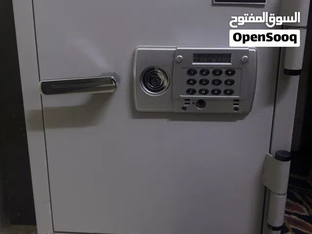 قاصة (خزنة) أموال حديد إلكترونية – وزن ثقيل 100 كيلو مقاومة الحريق