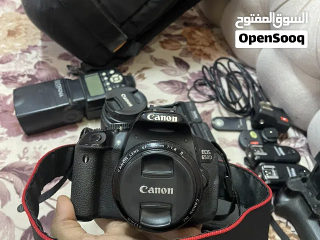 للبيع باقة تصوير متكاملة: كاميرا Canon 650D مع عدسة بورتريه وملحقات احترافية بيع مستعجل!!