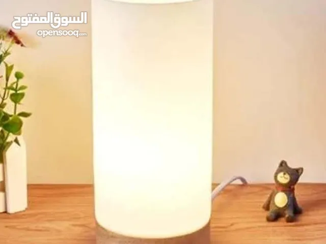 تيبل لامب لمس ذو الوان متعدده من ضمنها الابيض مناسب للديكور والإضاءة الخافته قبل النوم