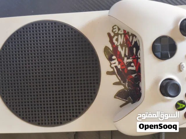 اكس بوكس مستخدم نضيف ومامفتوح ولا مصلح حتى استخدامه قليل وبطارياته الاصليات وجويستك الاصلية كامل