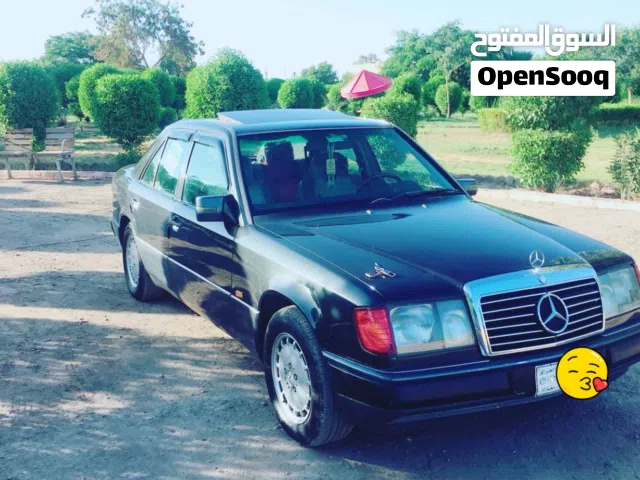 1990 مرسيدس بنز الفئة-E E 300