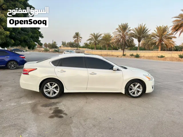 نيسان التيماSV للبيع 2015 نظيف جداً بدون حوادث أو اي عيوب اخرى