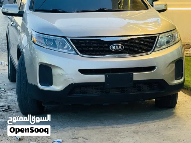 2014 كيا سورينتو Standard