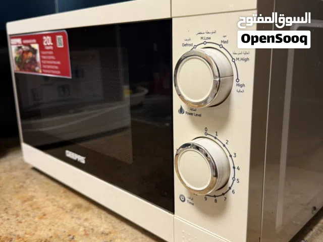 ميكرويف كهربائي نظيف جداً مستخدم فترة قصيرة