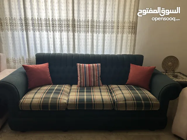 طقم كراسي بحالة ممتازة – سعر مغري