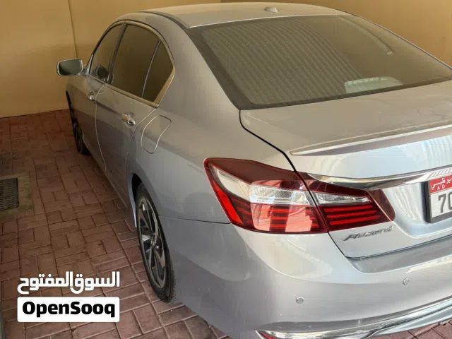 2016 هوندا اكورد V6 Sport