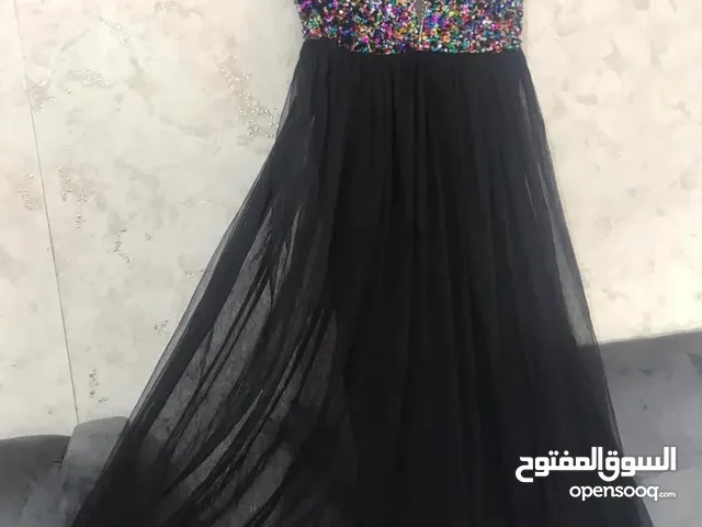 فستان حفلات نسائي