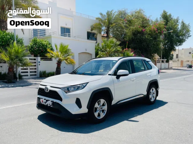 *TOYOTA RAV4* *2021* *Bahrain agency maintained* Model -  2021 Km - 162k km Engine -  2.5L  Color –