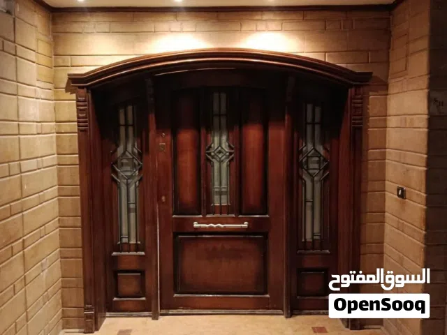عايز تسكن في قصر ملكى؟؟ شقة 300م للبيع علي 3 واجهات تشطيب الترا سوبر لوكس و فرش ملوكى و جراج خاص!!